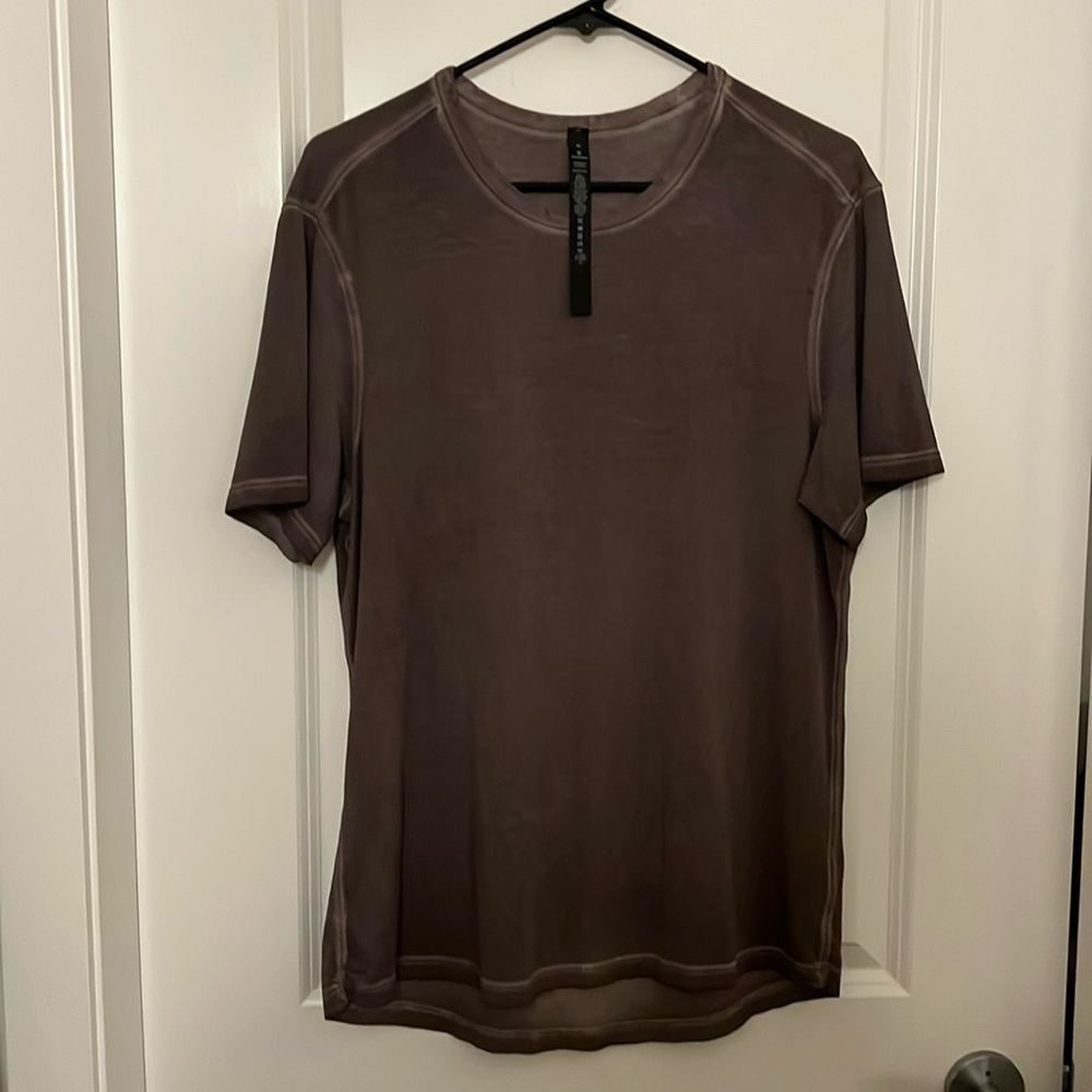 Lululemon mens workout t